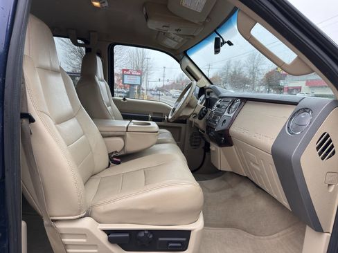 Used 2010 Ford F250 Lariat image 5