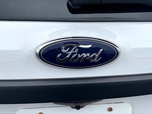 Used 2017 Ford Explorer Base w/ Ultimate Wiring Package image 25