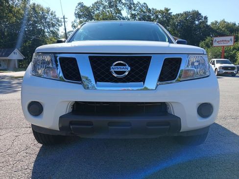 Used 2019 Nissan Frontier SV AWD/4WD image 3