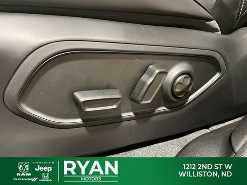 New 2026 Jeep Grand Cherokee Altitude AWD/4WD image 39