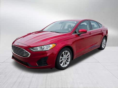 Used 2020 Ford Fusion SE FWD image 1