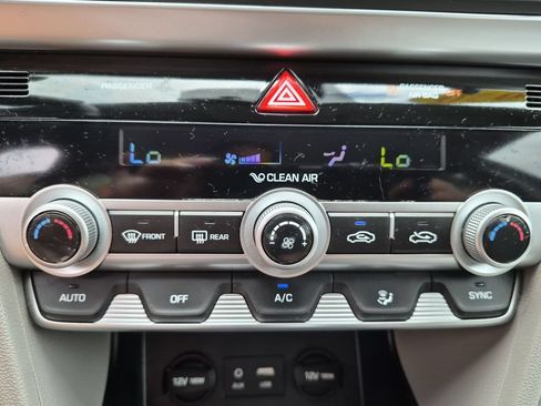 Used 2020 Hyundai Elantra Value Edition FWD image 27