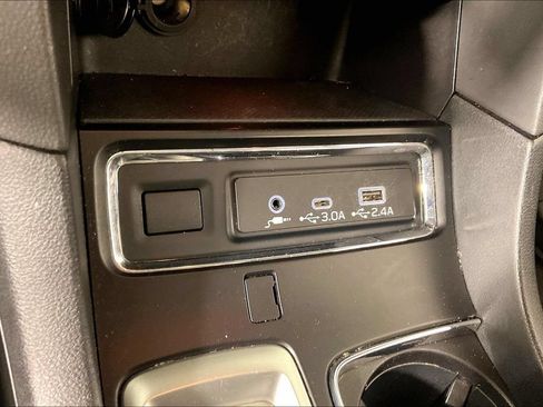 Used 2023 Subaru Ascent Premium w/ Convenience Package AWD/4WD image 15