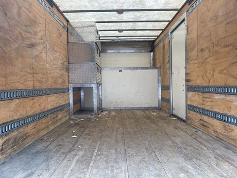 Used 2018 Chevrolet Express 4500 Extended w/ Driver Convenience Package image 25