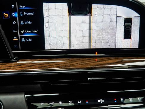 Used 2024 Cadillac Escalade ESV Premium Luxury Platinum AWD/4WD image 33
