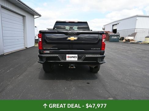 Used 2024 Chevrolet Silverado 2500 Custom w/ Custom Convenience Package image 11