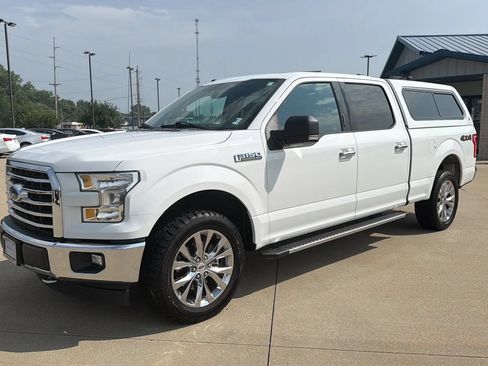 Used 2017 Ford F150 XLT w/ Equipment Group 302A Luxury AWD/4WD image 4