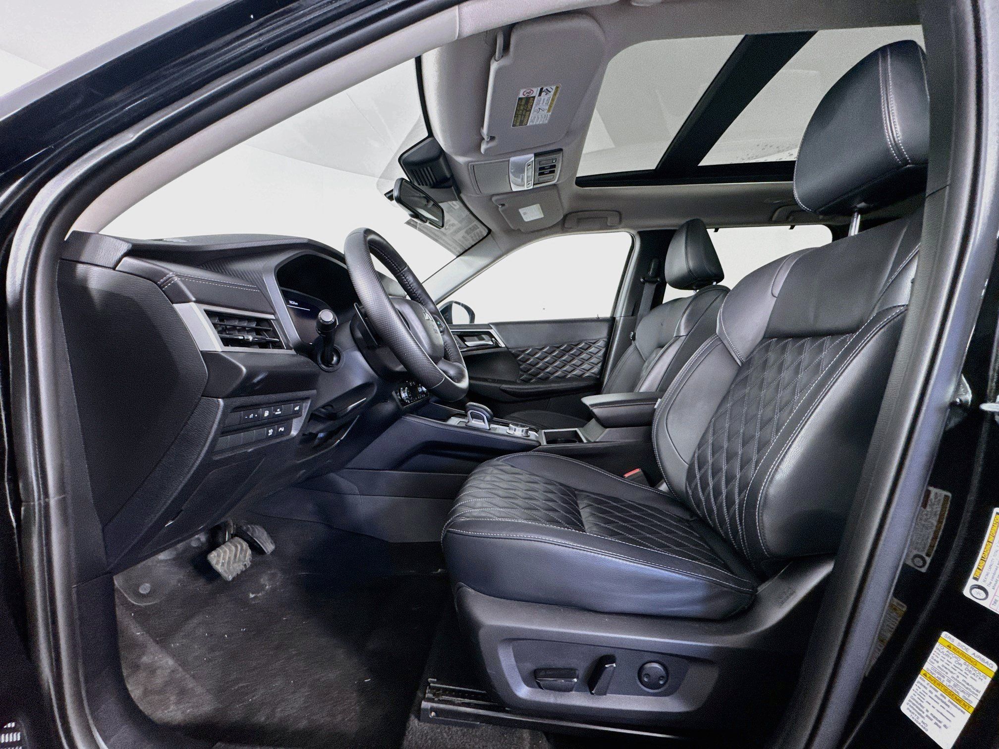 Used 2025 Mitsubishi Outlander 4WD Plug-In Hybrid image 21