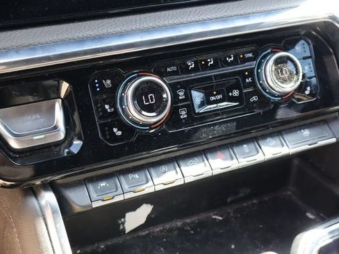 Used 2023 GMC Sierra 1500 Denali AWD/4WD image 24