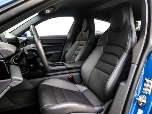 Used 2023 Porsche Taycan image 18