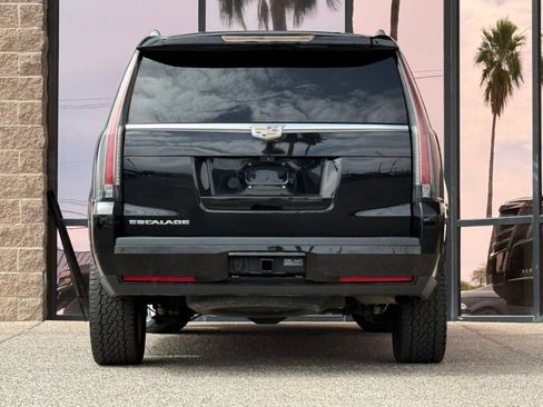Used 2018 Cadillac Escalade Luxury AWD/4WD image 10