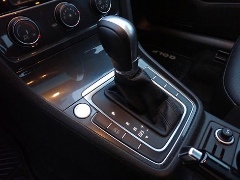 Used 2019 Volkswagen Golf SE w/ Driver Assistance Package image 28