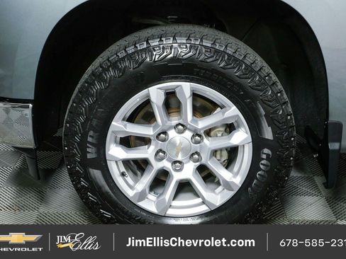 Used 2023 Chevrolet Silverado 1500 LT AWD/4WD image 33