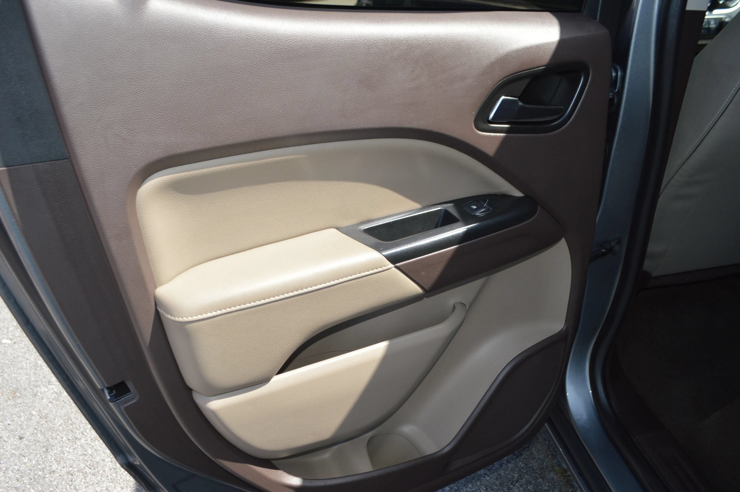 Used 2018 GMC Canyon SLE RWD image 19