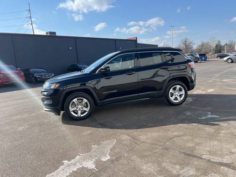 Used 2024 Jeep Compass Latitude image 18