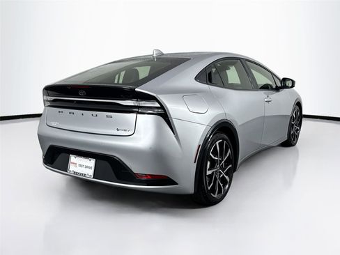 Certified 2025 Toyota Prius Plug-In Hybrid image 6