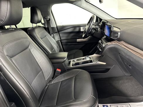 Used 2020 Ford Explorer Limited w/ Class III Trailer Tow Package AWD/4WD image 32