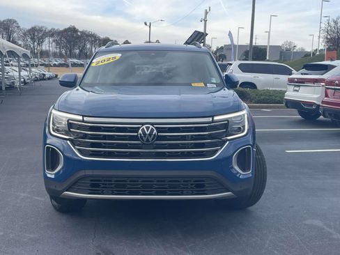 Certified 2025 Volkswagen Atlas SE w/ Panoramic Sunroof Package image 2