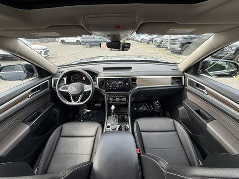 Used 2023 Volkswagen Atlas SEL AWD/4WD image 24