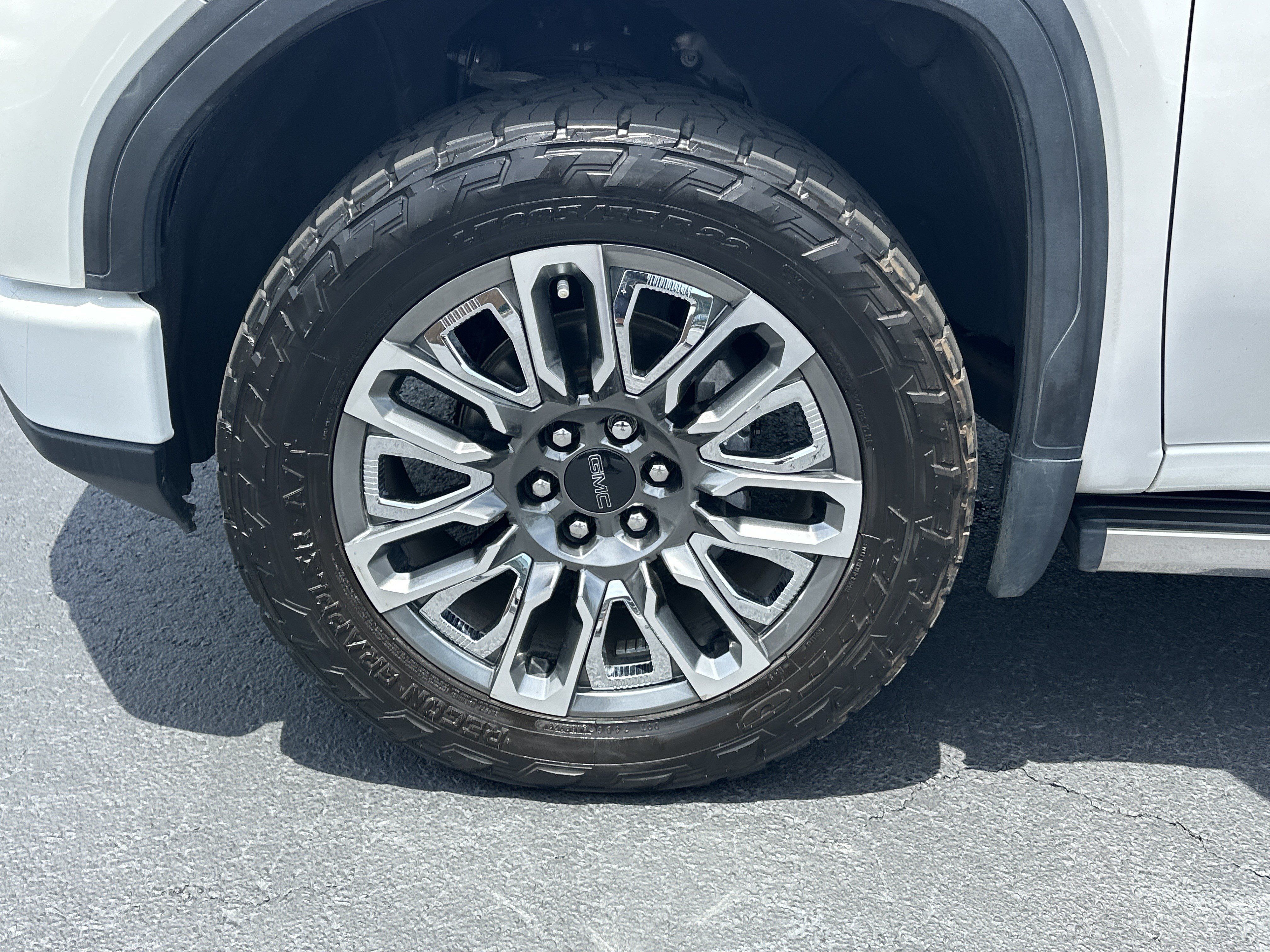 Used 2023 GMC Sierra 1500 Denali Ultimate AWD/4WD image 11