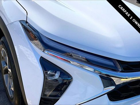 Used 2025 Chevrolet Trax LT w/ LT Convenience Package image 30