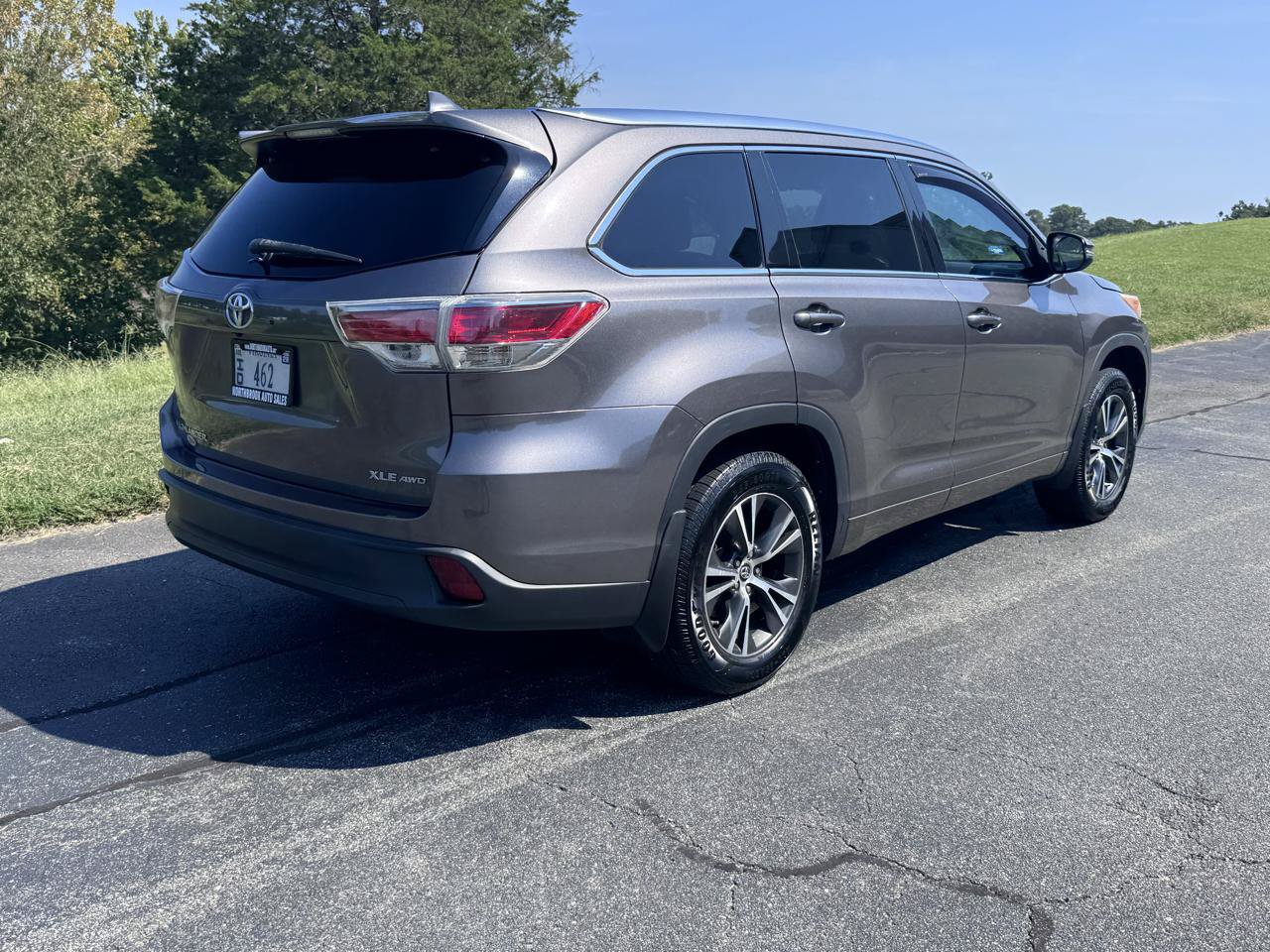 Used 2016 Toyota Highlander XLE AWD/4WD image 19