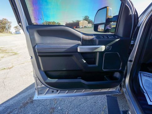 Used 2020 Ford F250 Lariat w/ Chrome Package image 20