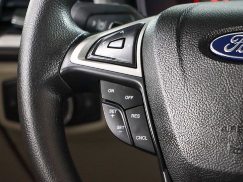 Used 2018 Ford Fusion SE image 13