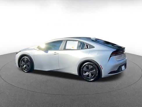 Used 2025 Toyota Prius LE image 8