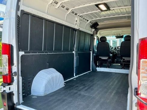 Used 2025 RAM ProMaster 2500 w/ Convenience Group FWD image 12