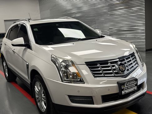 Used 2014 Cadillac SRX Luxury w/ Driver Awareness Package FWD image 8