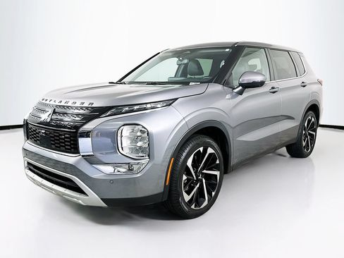 Used 2023 Mitsubishi Outlander SE FWD image 1