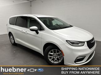 Used 2023 Chrysler Pacifica Touring-L FWD video 1