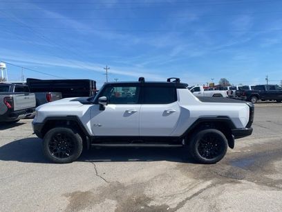 New 2025 GMC Hummer EV 2X w/ LPO, Roof Cross Rail Package
