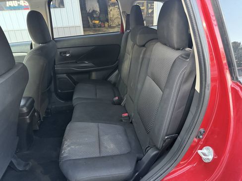Used 2018 Mitsubishi Outlander ES AWD/4WD image 10