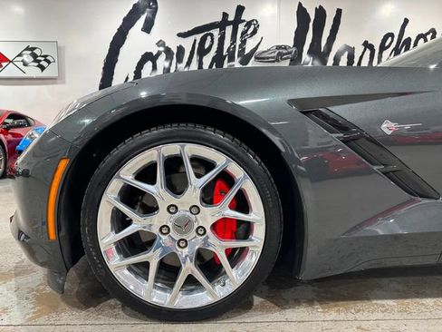 Used 2019 Chevrolet Corvette Stingray Coupe w/ 1LT RWD image 26