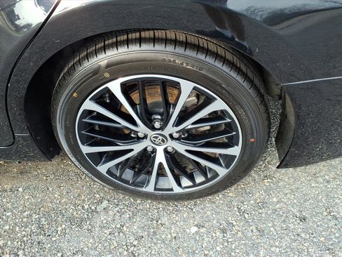 Used 2020 Toyota Camry SE image 18