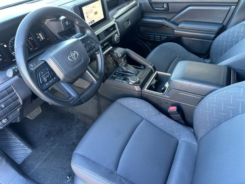 Used 2025 Toyota Tacoma SR5 image 9