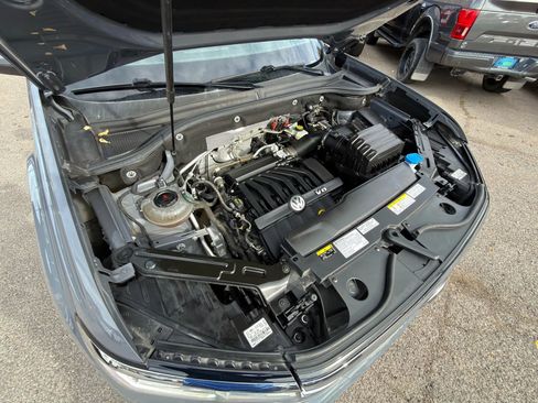 Used 2021 Volkswagen Atlas Cross Sport SE w/ Panoramic Sunroof Package image 4