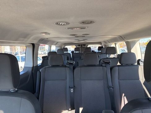 Used 2024 Ford Transit 350 XLT image 32