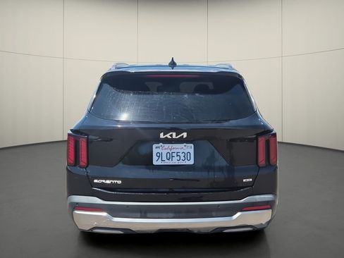 Used 2024 Kia Sorento S AWD/4WD image 6