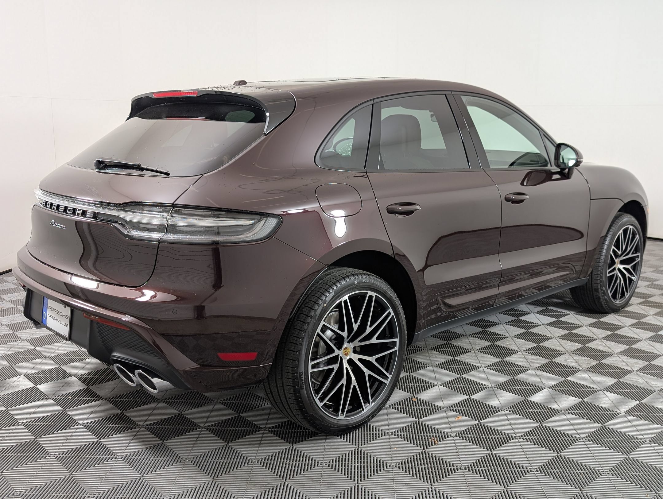 Certified 2026 Porsche Macan AWD/4WD image 10