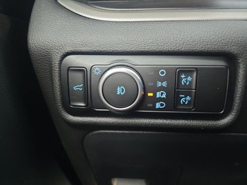 Used 2024 Ford Explorer XLT w/ Equipment Group 202A AWD/4WD image 16