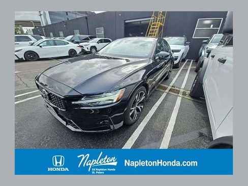 Used 2024 Volvo S60 B5 Plus image 1