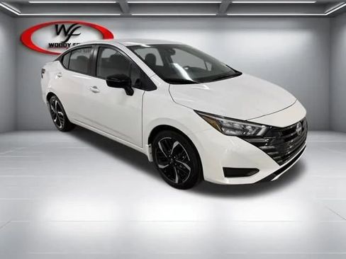 New 2025 Nissan Versa SR w/ Trunk Package image 3