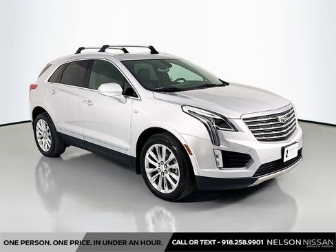 Used 2017 Cadillac XT5 Platinum AWD/4WD image 3