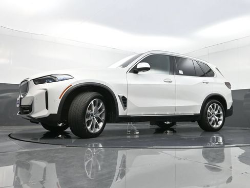 Used 2024 BMW X5 xDrive40i w/ Premium Package AWD/4WD image 29