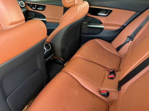 Used 2022 Mercedes-Benz C 300 Sedan image 4