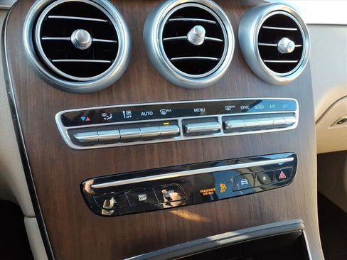 Used 2022 Mercedes-Benz GLC 300 4MATIC image 12