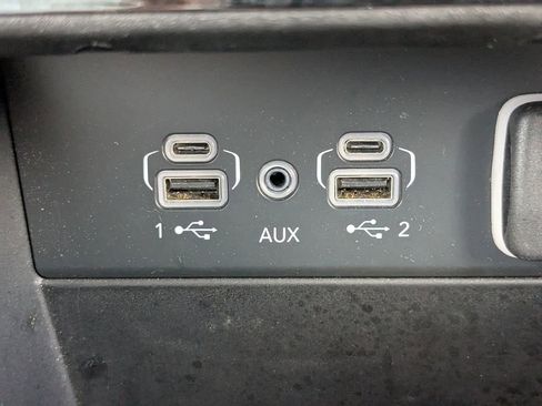 Used 2024 Jeep Grand Cherokee Limited image 21